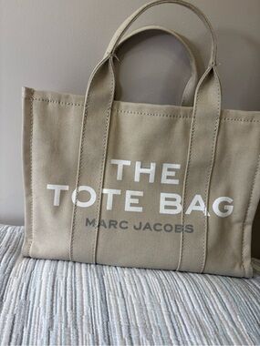 Marc Jacobs Medium Canvas Tote Bag in Beige